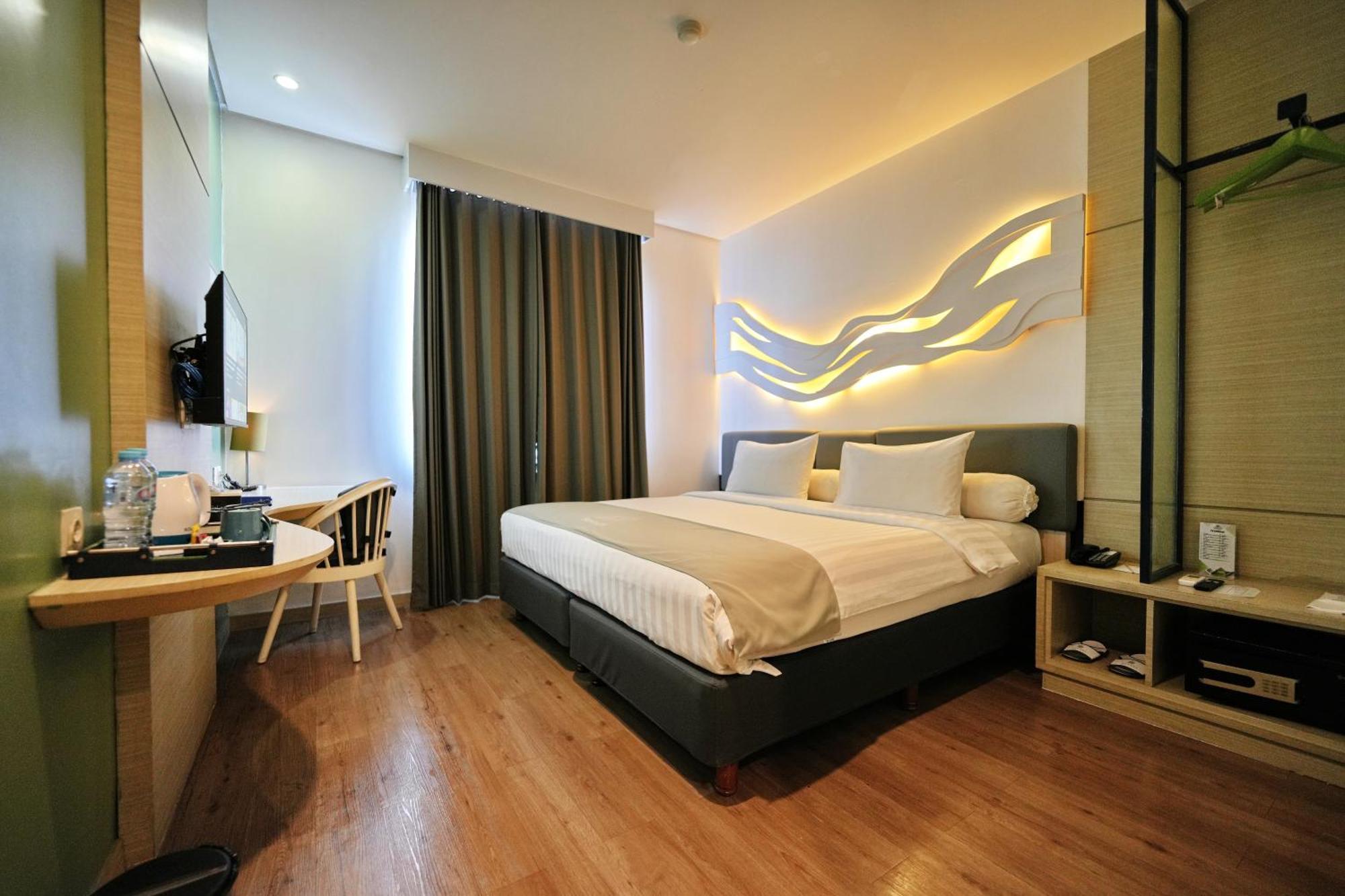 Bonnet Hotel Сурабая Экстерьер фото